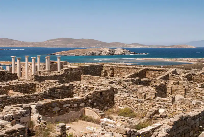 Mykonos, Rhenia, Delos: the spectacular yet unexpected Aegean trio